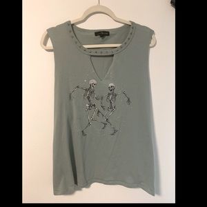 Cute cut (hemmed) Tank 3x